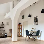 Zettapartment With 2Ensuite Baths, Free Parking In The Old City *